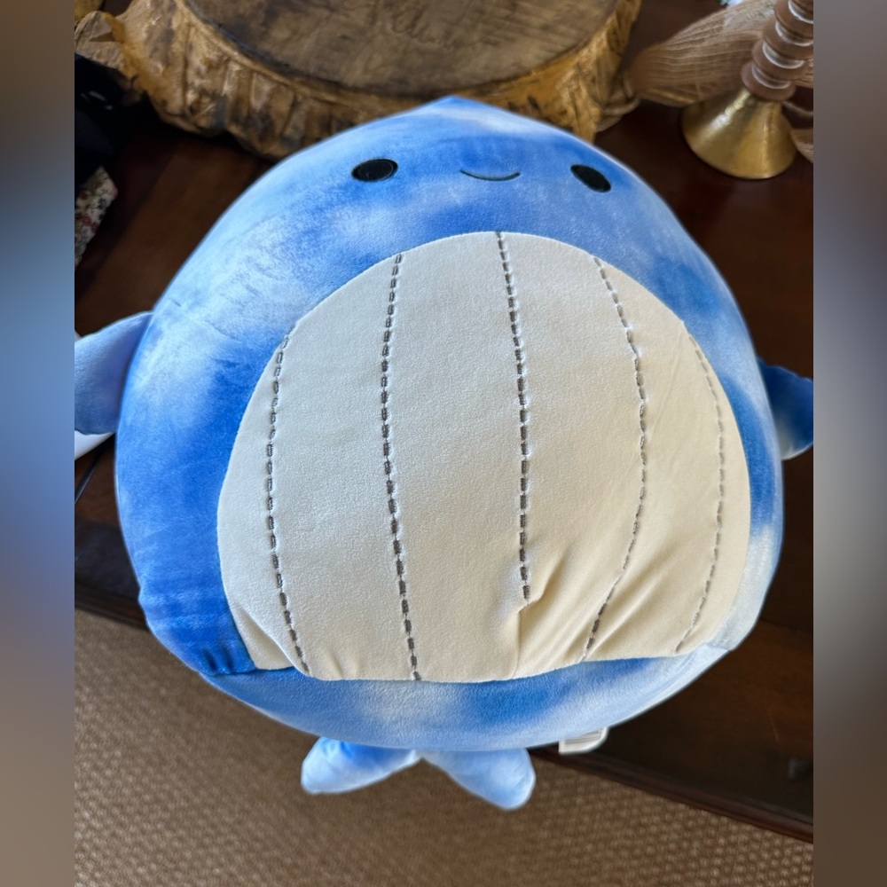 Shark squish mellow